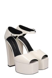 Shop Giuseppe Zanotti Bebe platform patent sandals with Express Delivery - at Farfetch