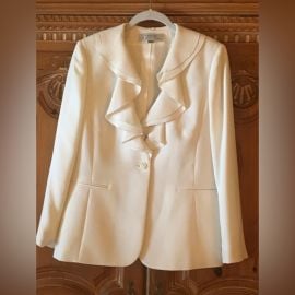 Tahari Jackets amp Coats Tahari Sz White Jacket Poshmark at Poshmark