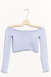 WornOnTV: Sarah’s lilac off-shoulder crop top and striped denim shorts ...