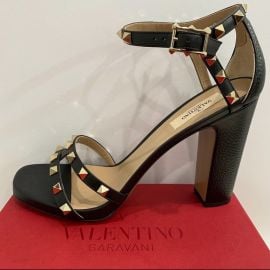 Valentino Garavani Shoes Authentic Valentino Platform Heels New Poshmark at Poshmark