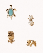Vintage style brooches at Forever 21 at Forever 21
