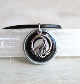 Wave necklace in black and silver at Nature with You