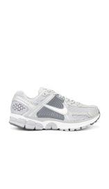 Zoom Vomero 5 at Revolve