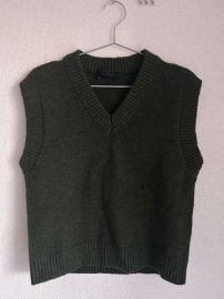 zara knit veset on Poshmark at Poshmark