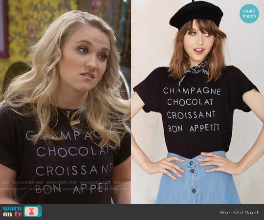 Daydreamer Bon Appetît Tee worn by Gabi Diamond (Emily Osment) on Young and Hungry