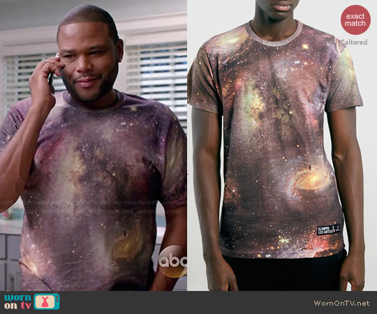 Eleven Paris x Les(Artist) Back Number T-shirt worn by Andre Johnson (Anthony Anderson) on Black-ish