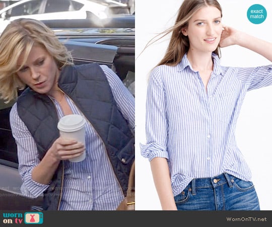 J. Crew Boy Shirt in Blue Skinny Stripe worn by Claire Dunphy (Julie Bowen) on Modern Family