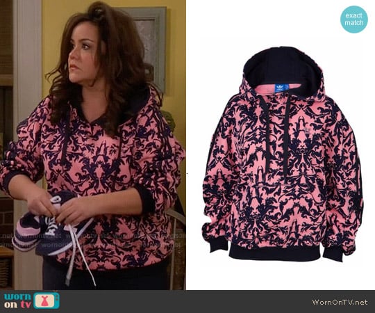 Adidas Pink Baroque Hoodie worn by Victoria Flynn (Katy Mixon) on Mike & Molly