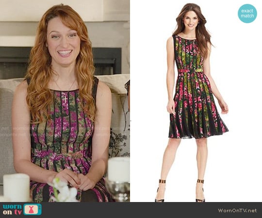 Adrianna Papell Fractured Floral Dress worn by Faith (Breeda Wool) on UnReal