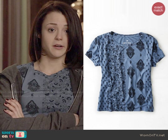 American Eagle Soft & Sexy Baby T-shirt in Vintage worn by Carter Stevens (Kathryn Prescott) on Finding Carter