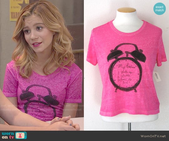 Aeropostale Bethany Mota My Routine Tee worn by Avery Jennings (G. Hannelius) on Dog with a Blog