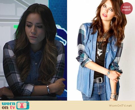 Agents of SHIELD Fashion: Rails Jackson Plaid Sleeve shirt worn by Chloe Bennett