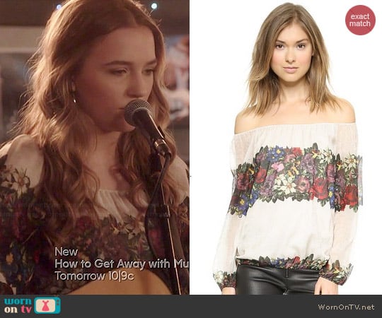 Alice + Olivia Alta Floral Peasant Top worn by Lennon Stella on Nashville