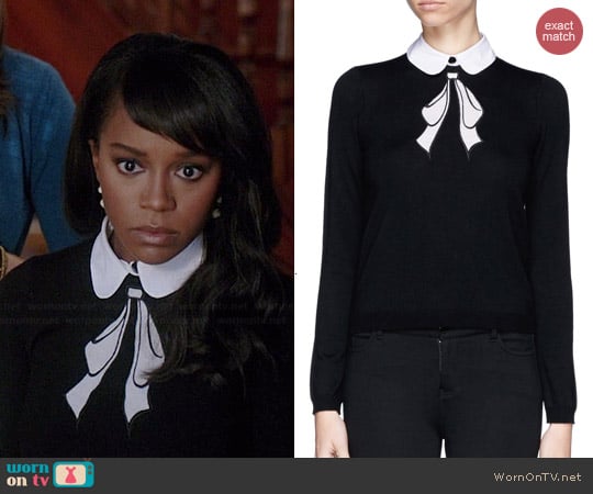 Alice + Olivia Ribbon Bow Sweater worn by Aja Naomi King on HTGAWM