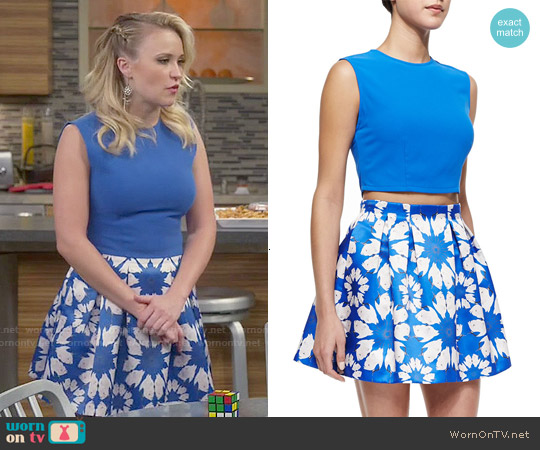 Alice + Olivia Klynn Crop Top and Connor Skirt worn by Gabi Diamond (Emily Osment) on Young and Hungry