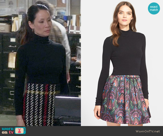 Alice & Olivia Garrison Mock Neck Top worn by Joan Watson (Lucy Liu) on Elementary