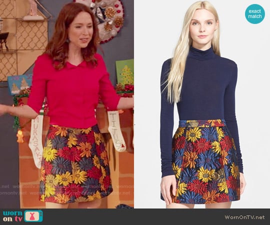 Alice + Olivia Loran Mini Skirt worn by Kimmy Schmidt (Ellie Kemper) on Unbreakable Kimmy Schmidt