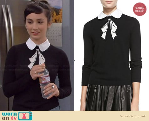 Alice + Olivia Ribbon Bow Sweater worn by Molly Ephraim on Last Man Standing