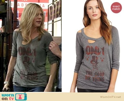 Always Sunny Fashion: Chaser Only The Good Die Young Tee worn by Kaitlin Olson