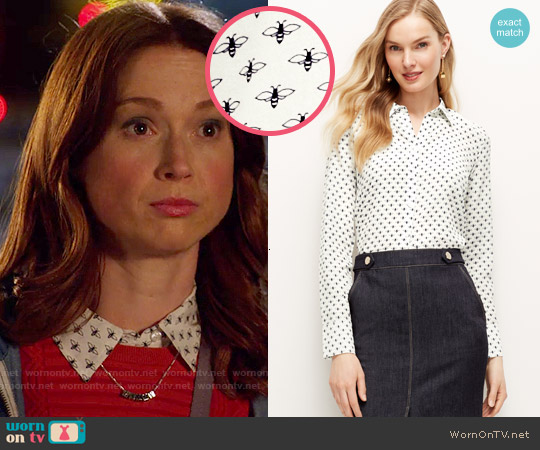 Ann Taylor Bumble Bee Silk Perfect Shirt worn by Kimmy Schmidt (Ellie Kemper) on Unbreakable Kimmy Schmidt