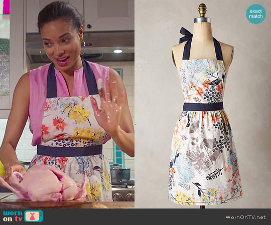 Anthropologie Botanist Knoll Apron worn by April Malloy (Rochelle Aytes) on Mistresses