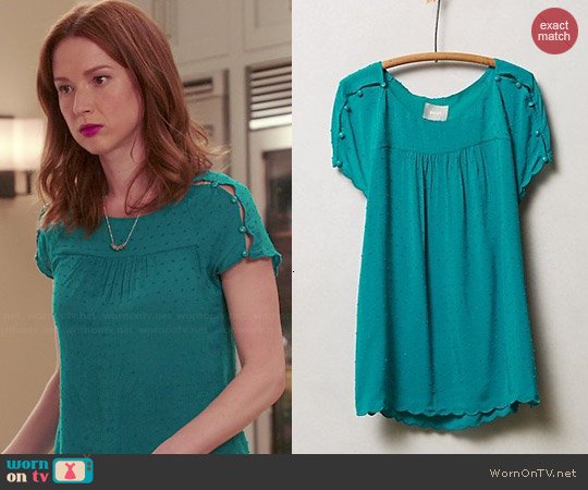 Anthropologie Clipdot Buttoned Tee in Green worn by Kimmy Schmidt (Ellie Kemper) on Unbreakable Kimmy Schmidt