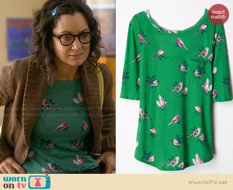 Anthropologie Creature Feature Top in Green worn by Sara Gilbert on Bad Teacher