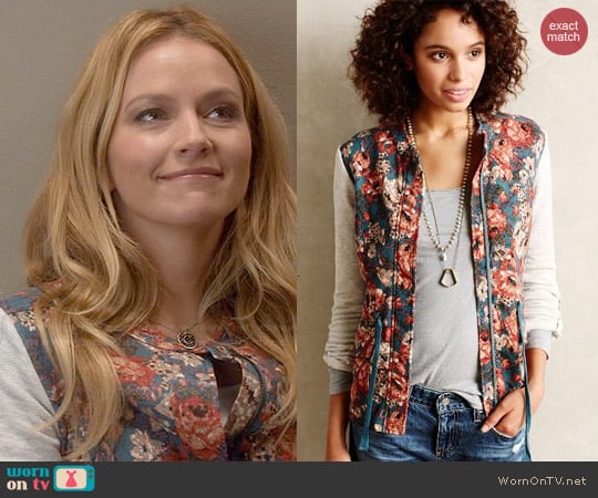 Anthropologie Delwyn Jacket worn by Caryn Goldfarb (Becki Newton) on Weird Loners