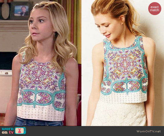  worn by Avery Jennings (G. Hannelius) on Dog with a Blog