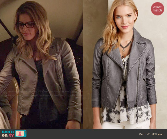 Anthropologie Perfed Vegan Leather Moto Jacket worn by Felicity Smoak (Emily Bett Rickards) on Arrow