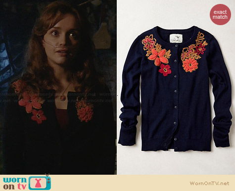 Anthropologie Posey Patch Cardigan worn by Olivia Cooke on Bates Motel