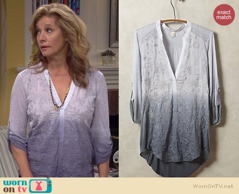 Anthropologie Stitched Ombre Popover in Grey worn by Nancy Travis on Last Man Standing