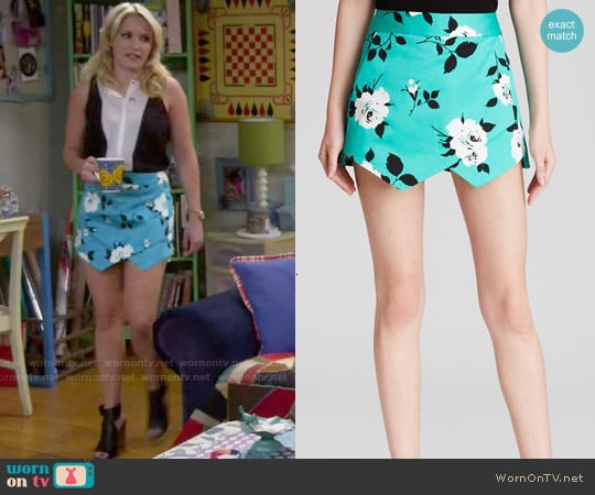 Aqua Retro Floral Skort worn by Gabi Diamond (Emily Osment) on Young and Hungry