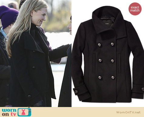 Aritzia Babaton Howell Wool Coat in Black worn by Emma Swan on OUAT