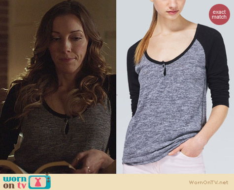 Aritizia Wilfred Free Baume T-Shirt worn by Katie Cassidy