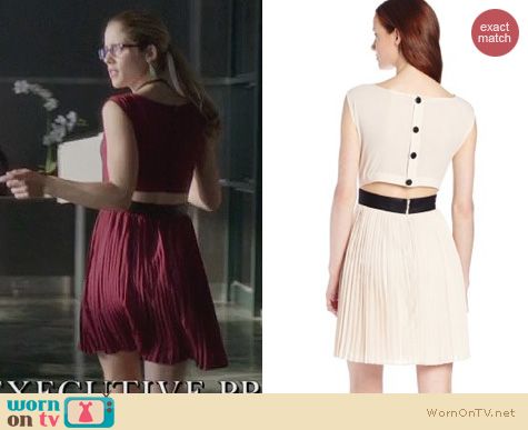 Arrow Fashion: BB Dakota Jean Dress worn by Emily Bett Rickards