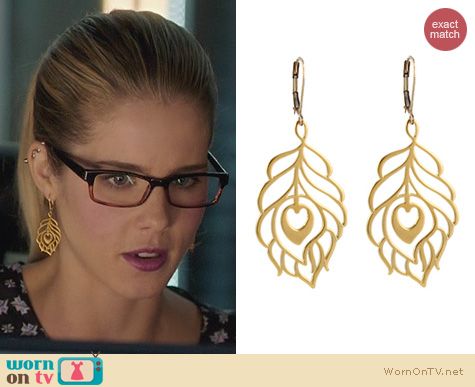 Jewelry on Arrow: Peggy Li Peacock Feather Earrings worn by Emily Bett Rickards