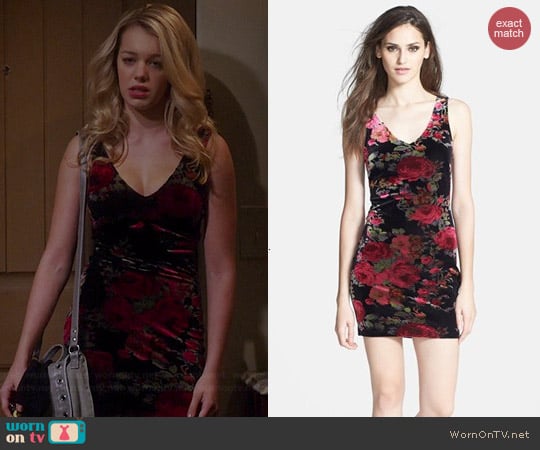 ASTR Floral Velvet Body-con Dress worn by Sadie Calvano on Mom