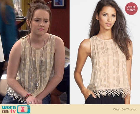 ASTR Sleeveless Blouse worn by Kaitlyn Dever on Last Man Standing