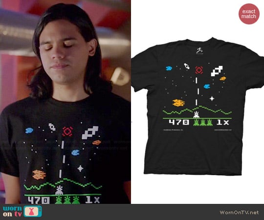 Astrosmash T-shirt worn by Carlos Vadles on The Flash