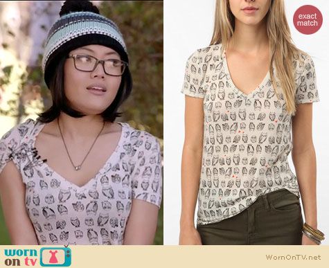 Awkward Fashion: BDG Owl print v-neck tee at Urban Outfitters worn by Jessica Lu