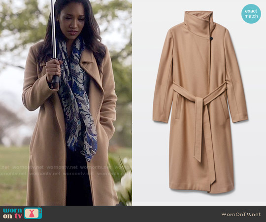 Babaton Jacoby Coat in Constant Camel worn by Iris West (Candice Patton) on The Flash