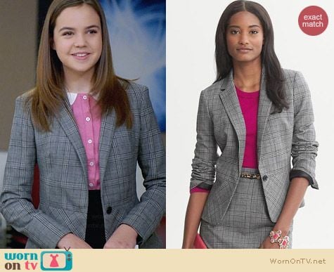 Banana Republic Plaid Lightweight Blazer worn by Bailee Madison on Trophy Wife