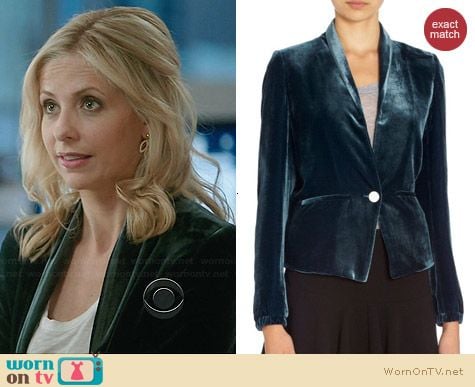 Band Of Outsiders Velvet Blazer worn by Sarah Michelle Gellar on The Crazy Ones