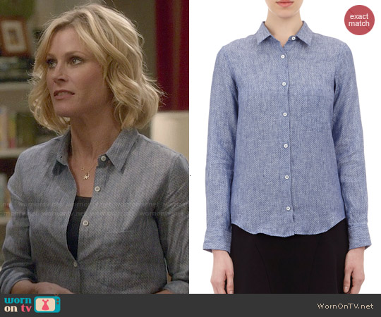 Barneys New York Micro-dot Chambray Shirt worn by Claire Dunphy (Julie Bowen) on Modern Family