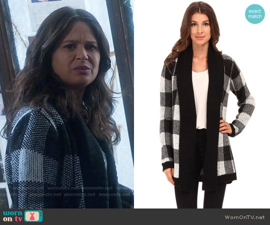 BB Dakota Jalen Cardigan worn by Quinn Perkins (Katie Lowes) on Scandal