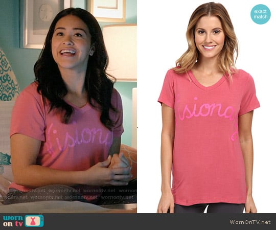 Bcbgeneration The Slouchy Tee in Baroque Rose worn by Jane Villanueva (Gina Rodriguez) on Jane the Virgin