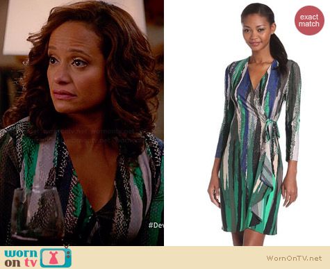 Bcbgmaxazria Adele Dress in Evergreen Combo worn by Judy Reyes on Devious Maids