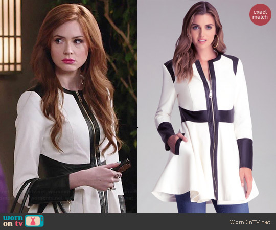 Bebe Colorblock Trench Coat worn by Karen Gillan on Selfie