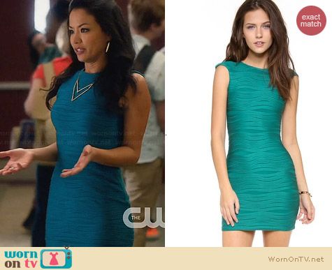 WornOnTV Eva s Blue Ribbed Dress On Star Crossed Stephanie Jacobsen 